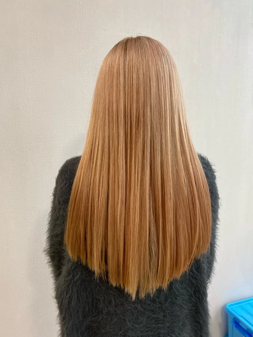 ロング カラー ブロンド ピンクカラー ヘアカラー 佐藤 森夏のヘアスタイル