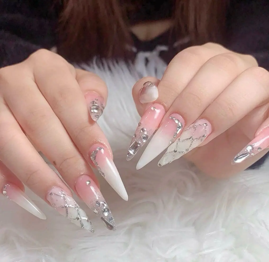 ネイル アートネイル ボルドー フレンチネイル ジェルネイル 氷ネイル・うるうるネイル ハンドネイル Julie Nail Hinのネイルデザイン