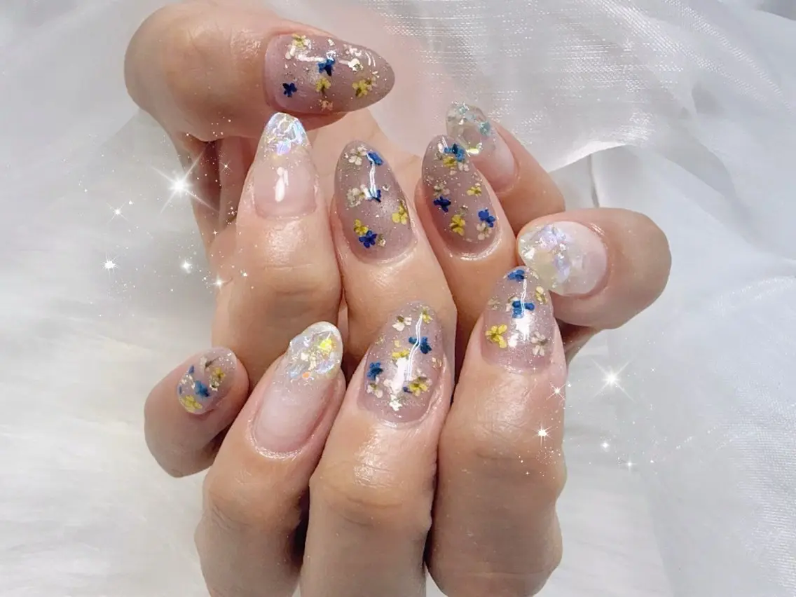 ミディアム ハンドネイル Lili Nail Studio西荻窪店のネイルデザイン