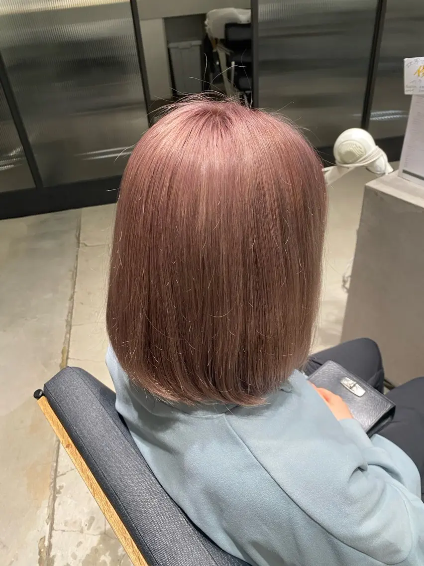 ミディアム カラー ベージュカラー ピンクカラー ピンクベージュ カット ヘアカラー トリートメント MINENO🌼 ブリーチ⭐️カットのヘアスタイル