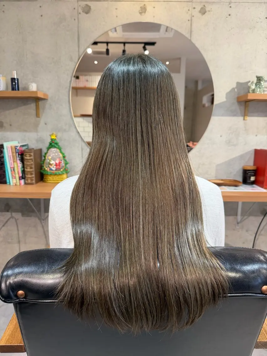 カラー ベージュカラー オリーブベージュ ヘアカラー Remember Manaのヘアスタイル