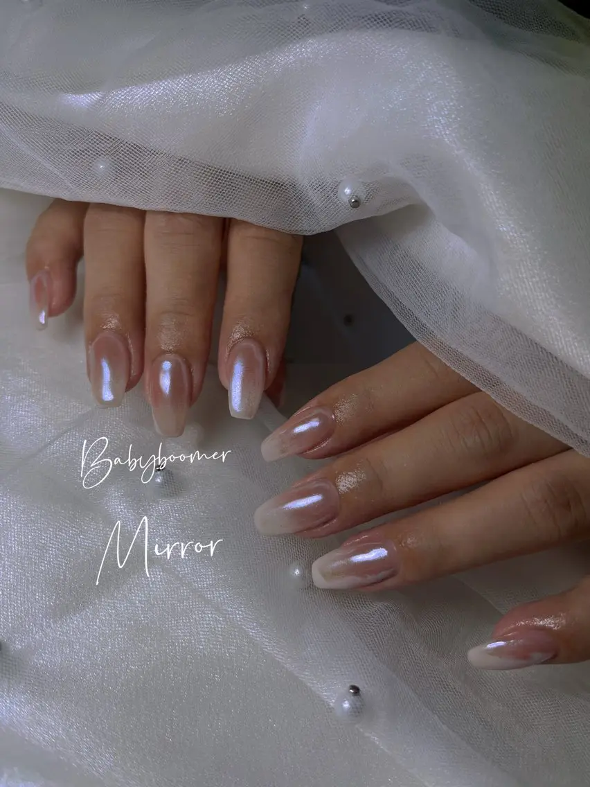ネイル ミラーネイル nailsalon Renardkのネイルデザイン