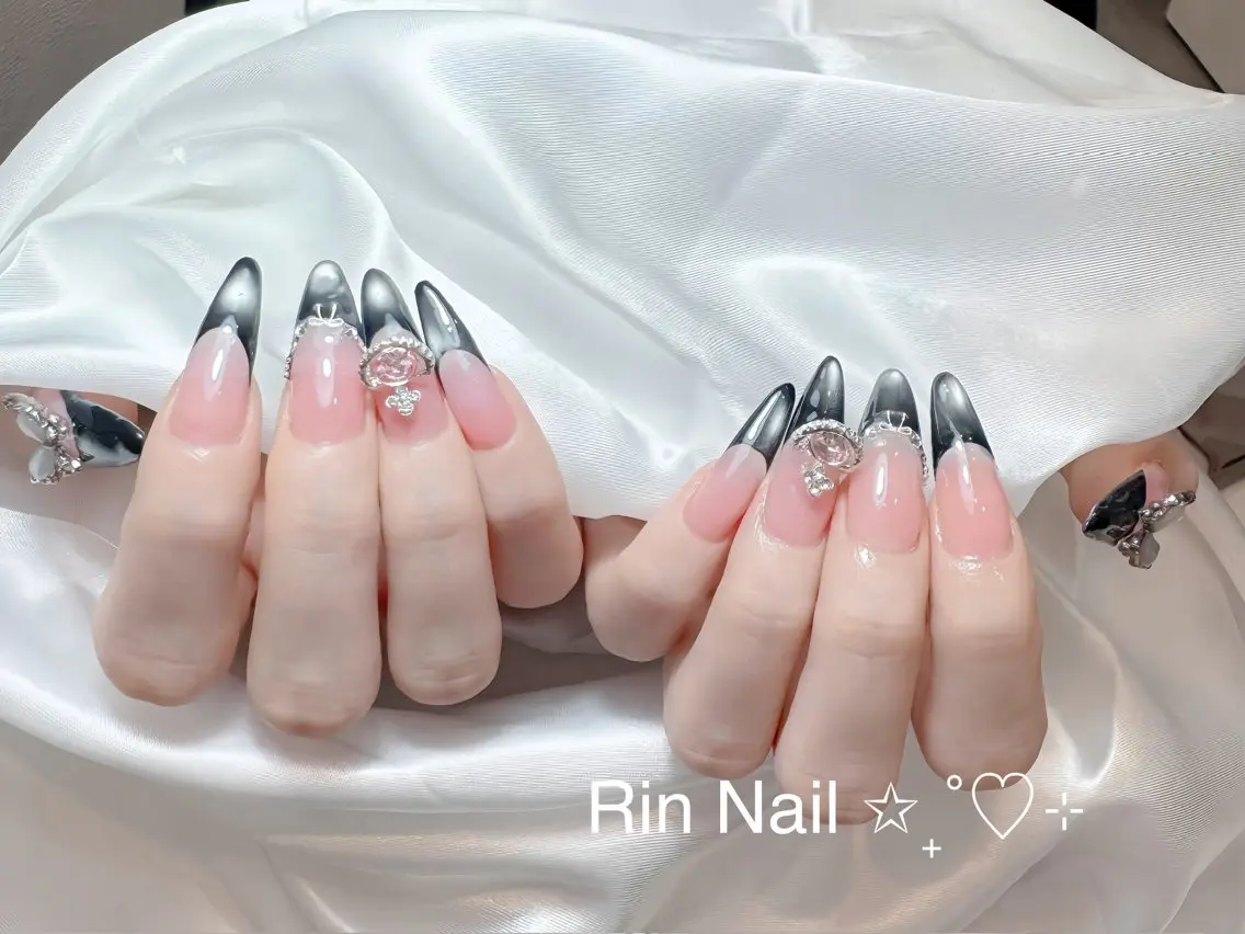 ネイル チークネイル フラッシュネイル フラワーネイル フットネイル ジェルネイル ハンドネイル Rin Nail Shinokuboのネイルデザイン
