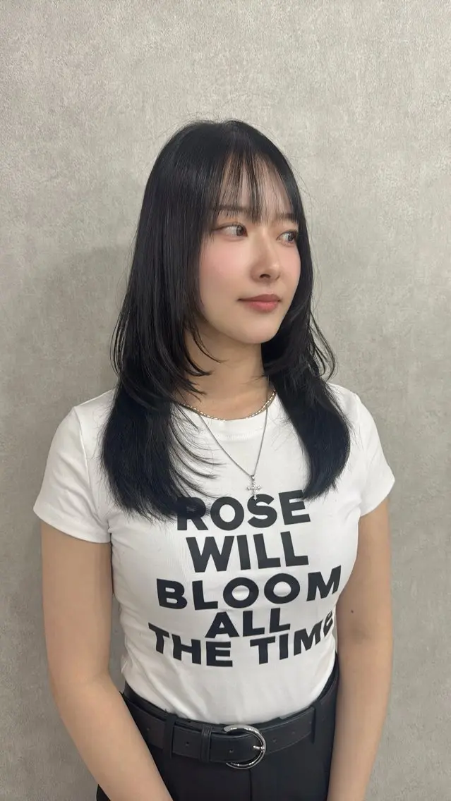 ロング カラー アッシュ アッシュブラウン ベージュカラー 黒髪 ブリーチ 赤み無し柔らかカラー 【梅田】madokaのヘアスタイル