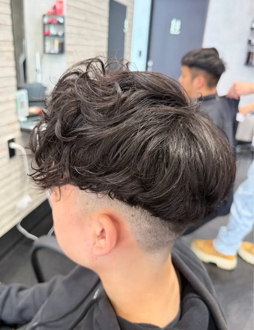 ショート メンズ メンズパーマ スペインカール くせ毛 カット パーマ 清水 悠羽のヘアスタイル