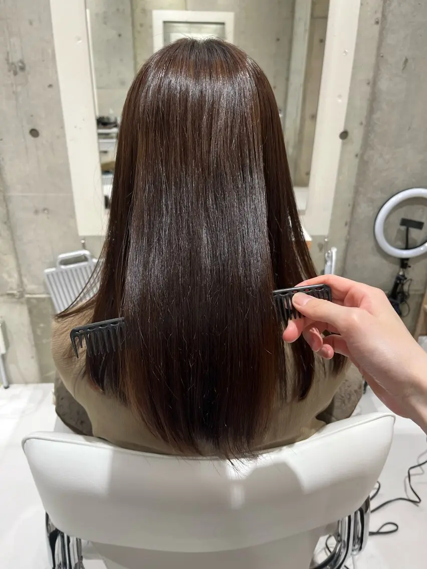 ［梅雨時期にお悩みの方ぜひ試してほしい美髪矯正✨］カット＋地毛風ストレート（髪質改善トリートメント込み）※ロング料金込みの写真