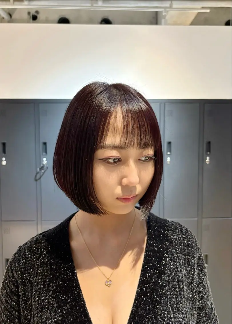 ショート カラー ボルドーカラー ボブ カット ヘアカラー 🌊インナーカラー 🐬櫻井海星のヘアスタイル