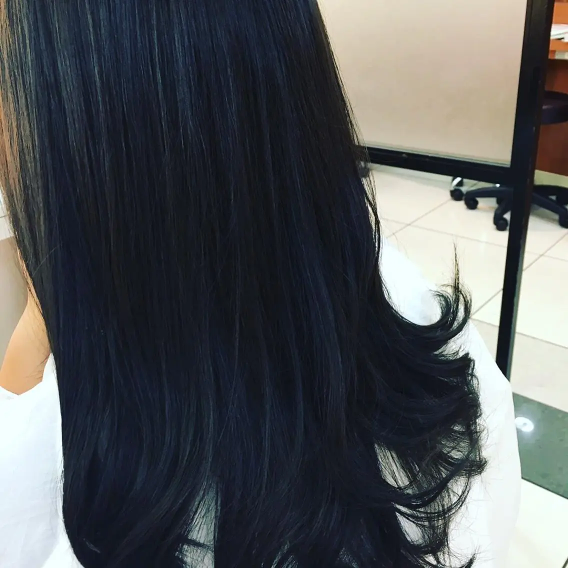 セミロング カラー ブルーカラー ブルージュ 透明感カラー ナカタケ ユウのヘアスタイル