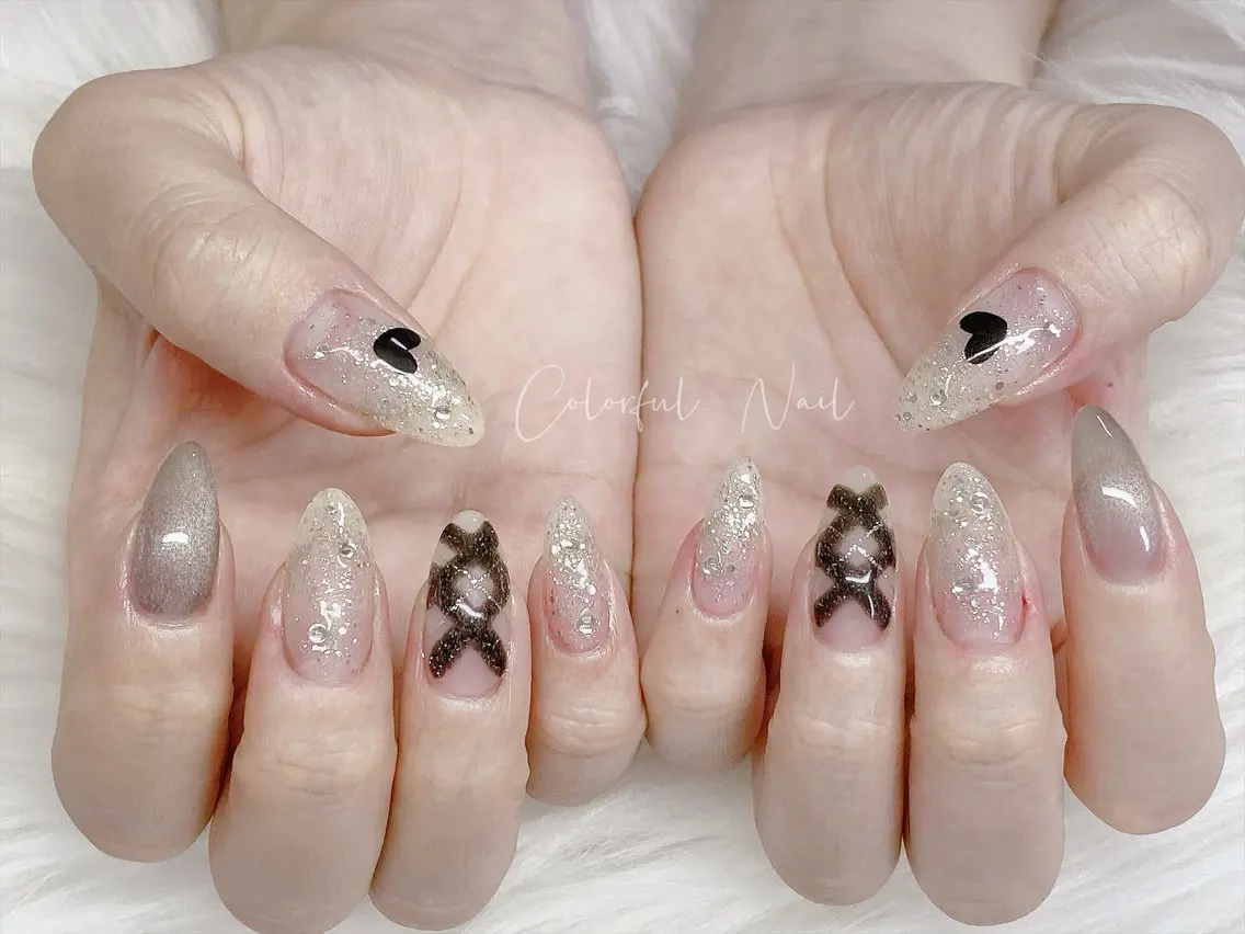 ネイル フラッシュネイル フットネイル フレンチネイル ジェルネイル ガラスフレンチ ハンドネイル 🎀Colorful 💅Nailのネイルデザイン