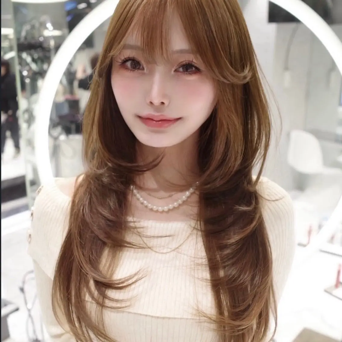ロング くびれヘア 顔周りカット ハイレイヤー 韓国風ヘア レイヤーカット カット ヘアカラー がわ/ハイレイヤー /ハイトーンカラーのヘアスタイル