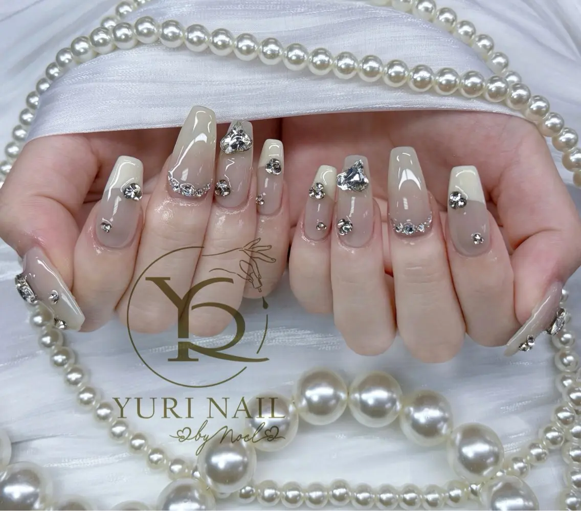 ネイル ハンドネイル フットネイル ハンドケア YURI Nail NARITAのネイルデザイン