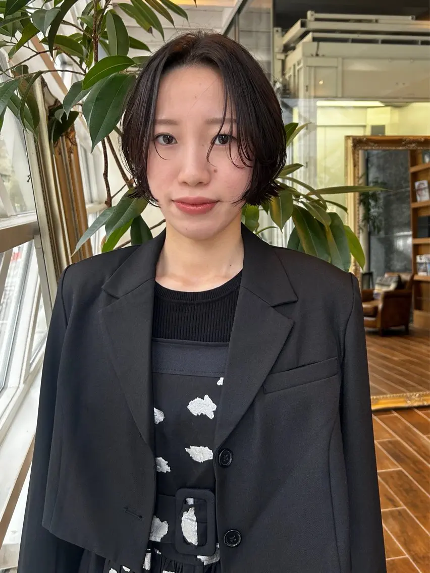 ショート 髪質改善 韓国風ヘア 縮毛矯正 カット 西 優衣奈のヘアスタイル