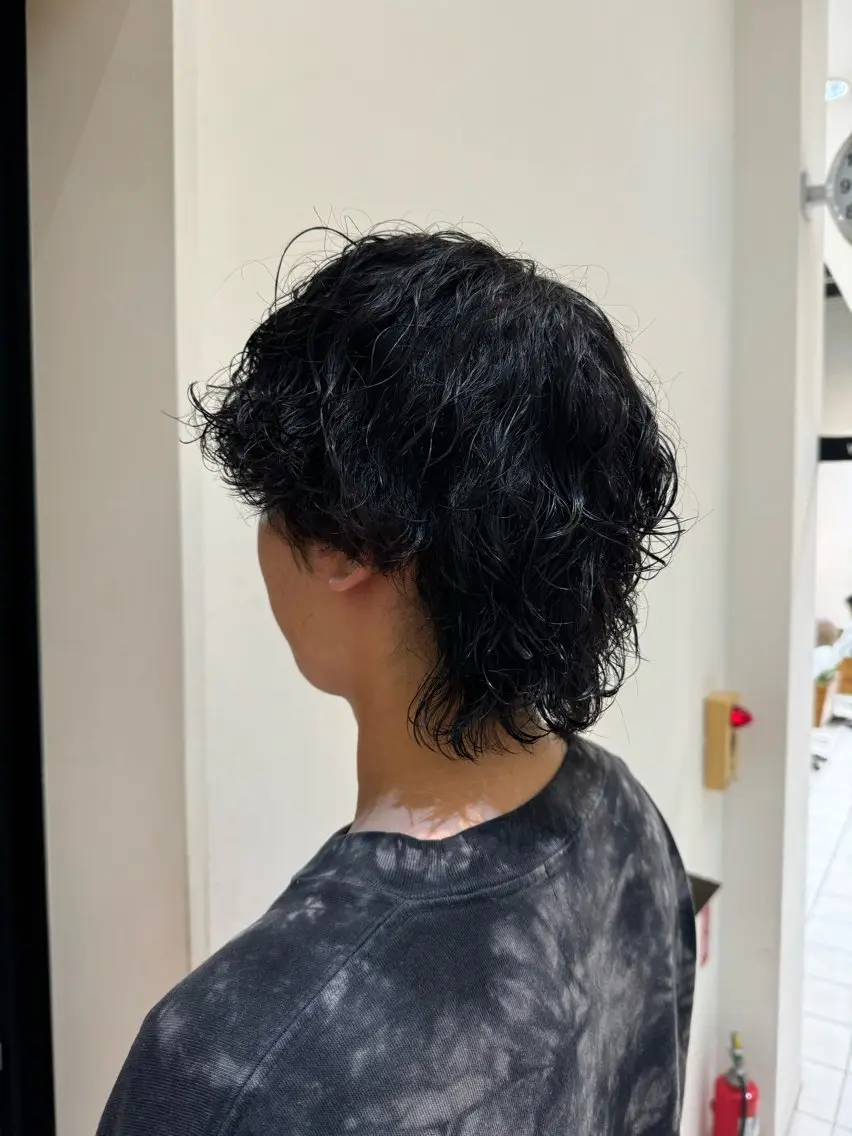 パーマ メンズ メンズパーマ メンズウルフカット ウルフカット 吉留 文月のヘアスタイル