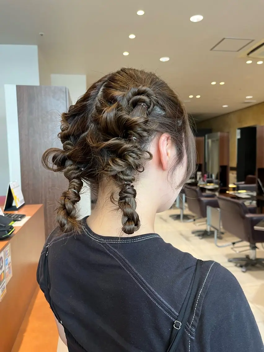 ヘアアレンジ ルナ|縮毛矯正 ×デザインカラー🥝のヘアスタイル