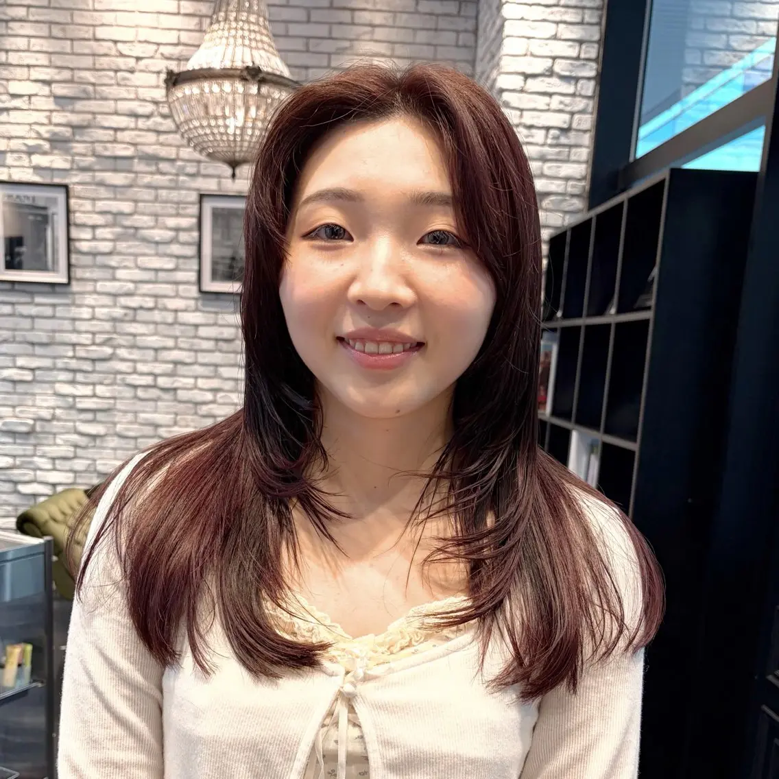 セミロング カット ヘアカラー 好光 優香のヘアスタイル
