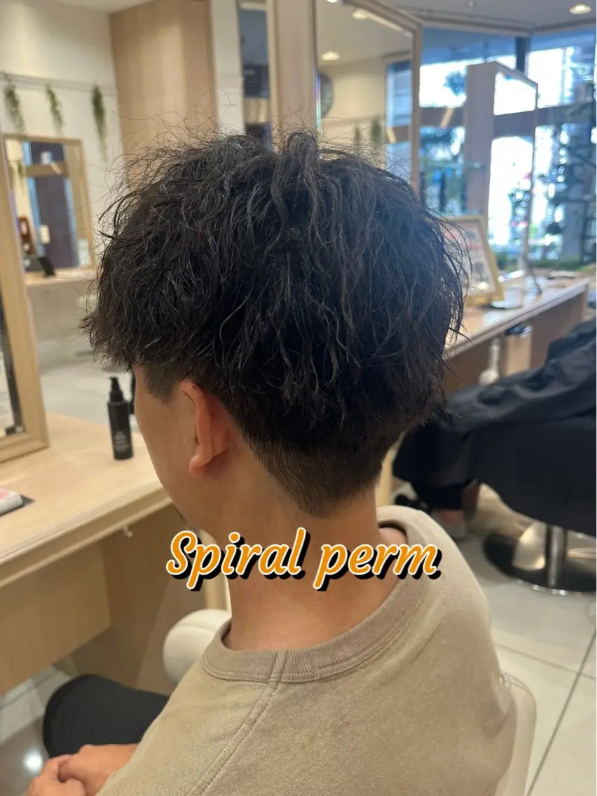 パーマ メンズ メンズパーマ スパイラルパーマ カット パーマ 森 瑠海のヘアスタイル