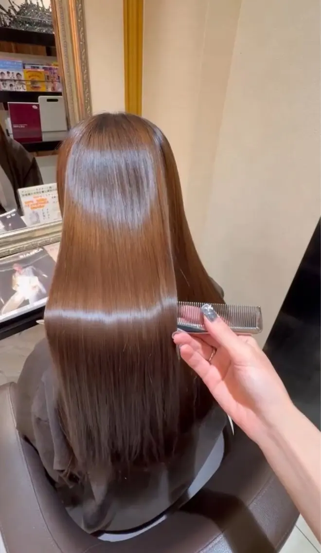 ロング 学生限定メニュー あり‼️鈴木咲千😸のヘアスタイル