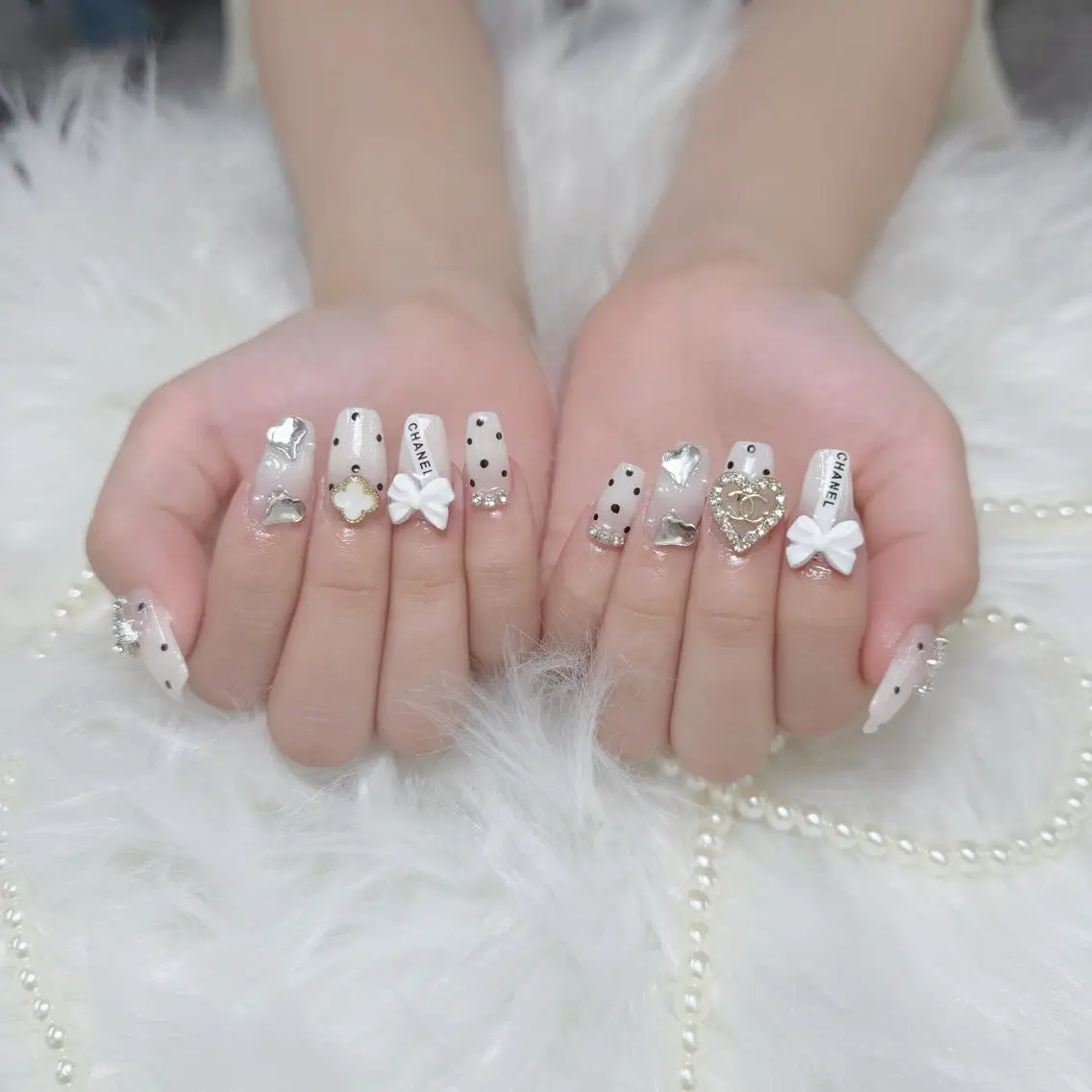 ネイル フレンチネイル キラキラネイル 韓国ネイル シンプルネイル ワンホンネイル ハンドネイル MEI Nailのネイルデザイン