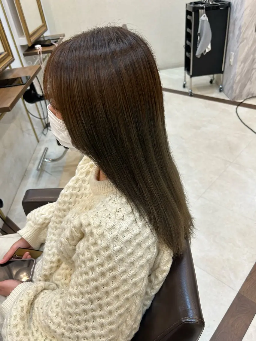 カラー オリーブカラー 善財 康葵のヘアスタイル