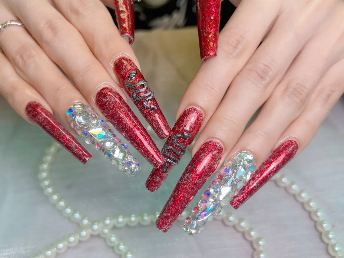 ネイル ロングネイル スカルプネイル スーパーロングネイル lucky nail 歌舞伎町のネイルデザイン