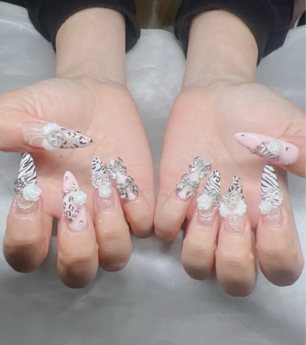 ネイル 長さ出し グラデーション キラキラネイル マグネットネイル ニュアンスネイル Lee Nails チップ長さだし専門店のネイルデザイン
