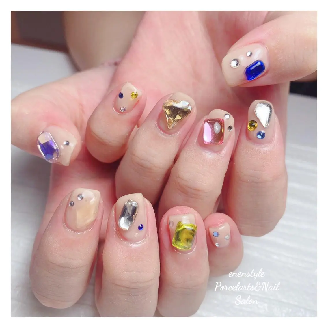 ミディアム ネイル 🐾enen style 🐾のネイルデザイン