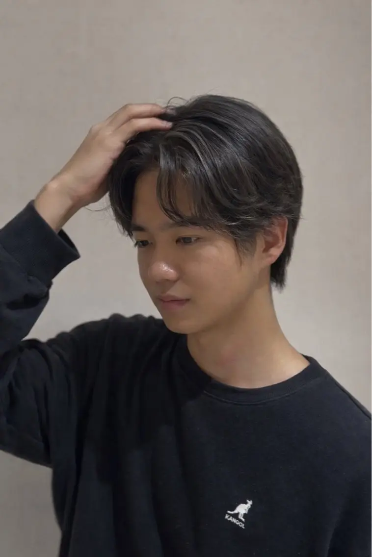 ショート カラー ハイライトカラー シルバー ホワイトシルバー ハイライト ヘアカラー バレイヤージュ& 高発色カラー/市川のヘアスタイル