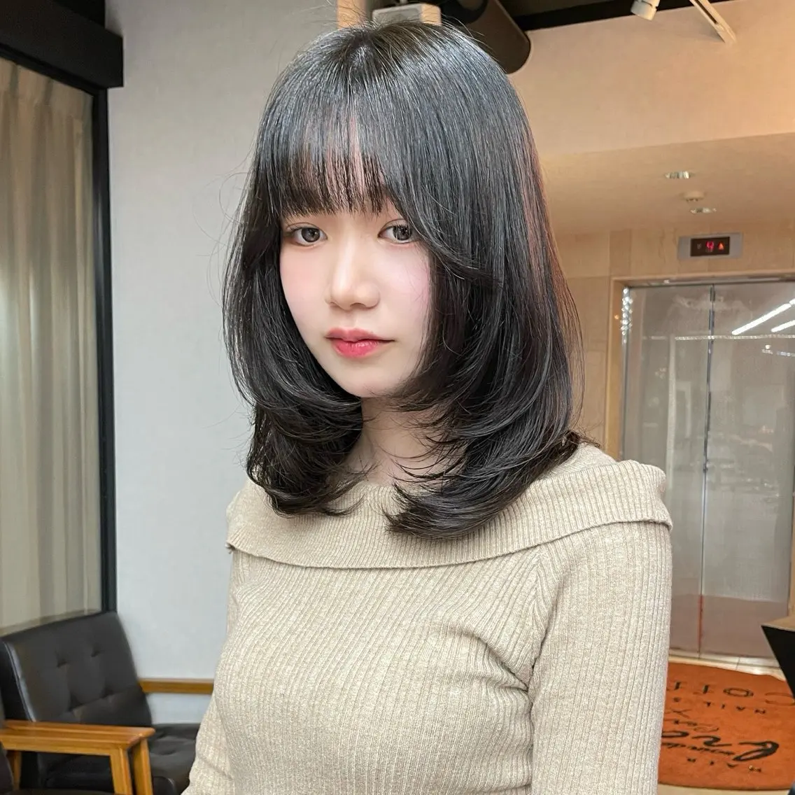 ミディアム カラー カット ヘアカラー トリートメント 透明感/ベージュ/ 艶髪/ボブ🫧門脇由のヘアスタイル