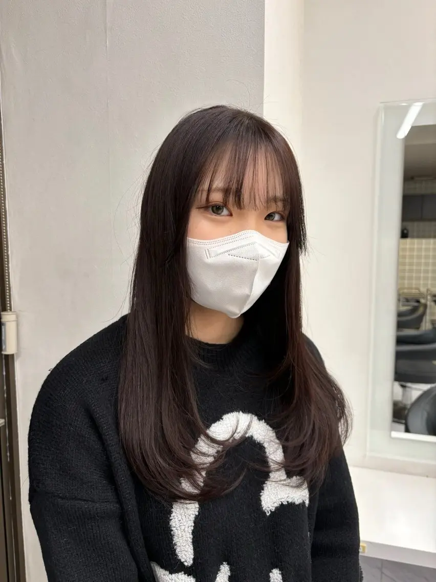 セミロング カラー 抜け感レイヤー︴ ニュアンスカラーのヘアスタイル