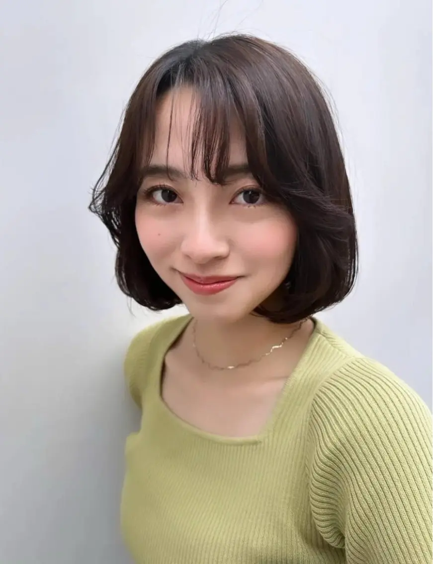 ショート ボブ 顔まわりレイヤー 顔周りカット レイヤーカット 似合わせカット 白髪率別白髪ぼかし /なおき/表参道のヘアスタイル