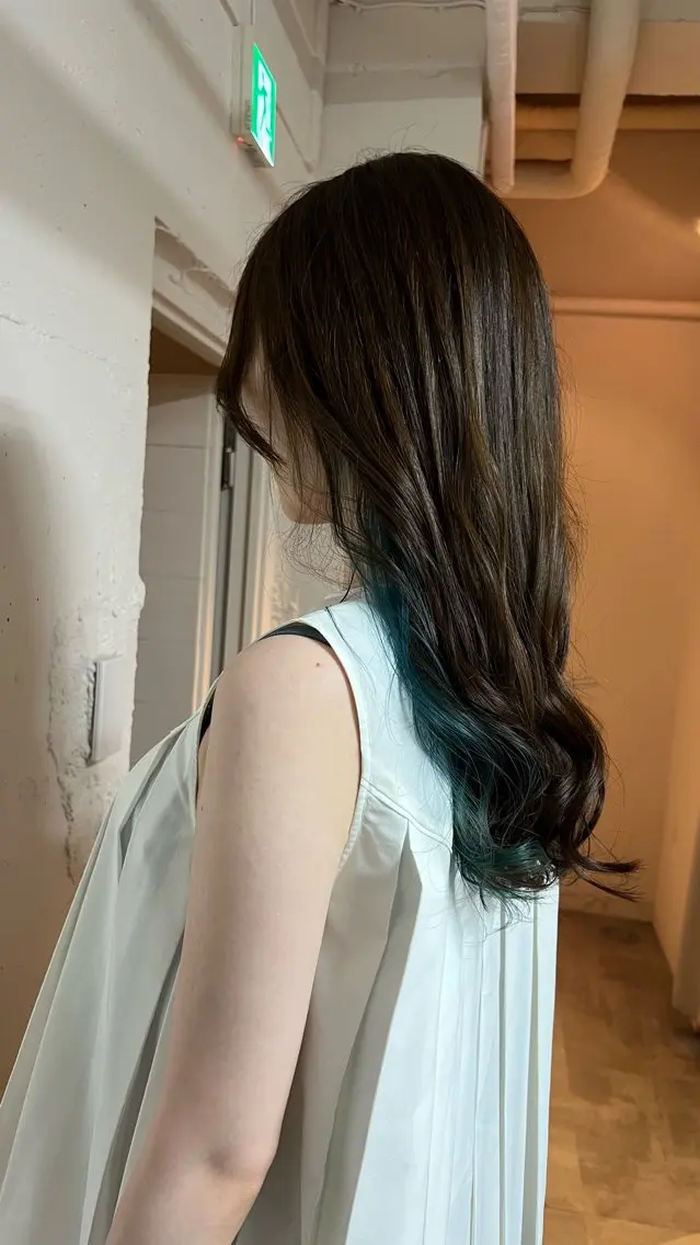ロング カラー インナーカラー 🎀tokute ナオ🧸のヘアスタイル