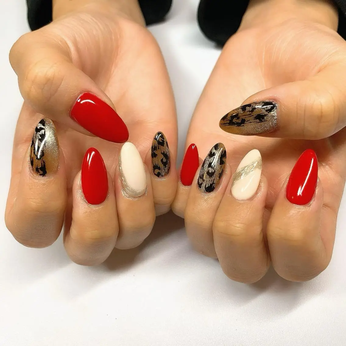 ネイル アニマル柄 アートネイル マグネットネイル vivi nailのネイルデザイン