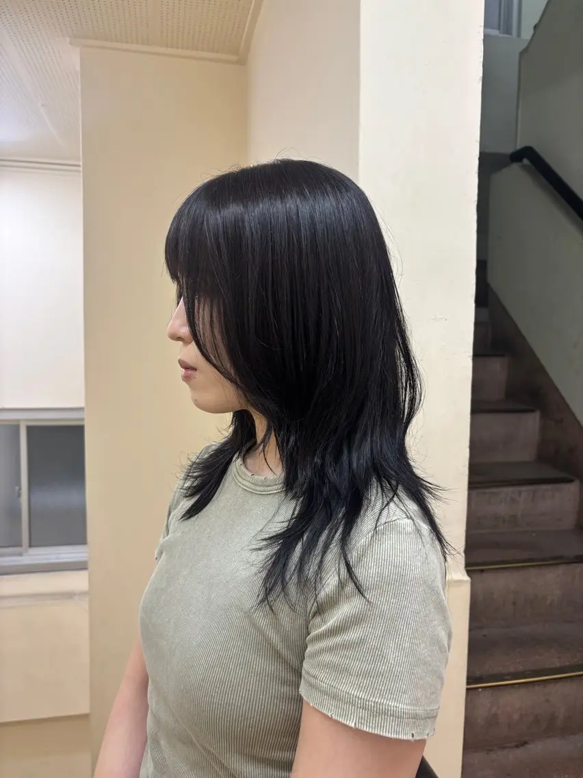 ミディアム レイヤーカット シャギー 長崎 紗南のヘアスタイル