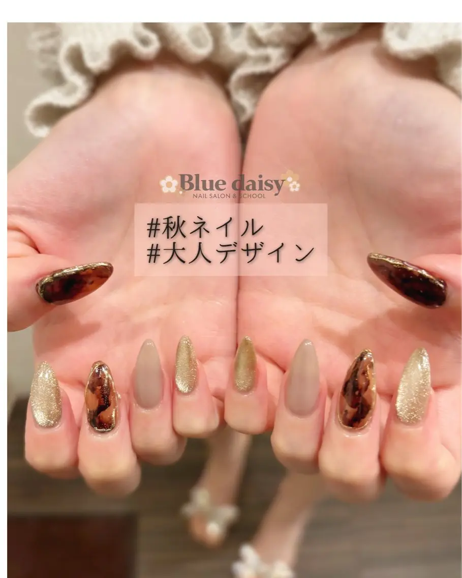 ネイル アートネイル ジェルネイル マグネットネイル ミラーネイル パラジェル ハンドネイル Blue daisy 栄本店のネイルデザイン