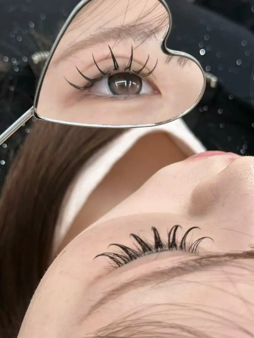 マツエク・マツパ 束感まつ毛 フラットラッシュ マツエク stunner eyelashのマツエク・マツパデザイン