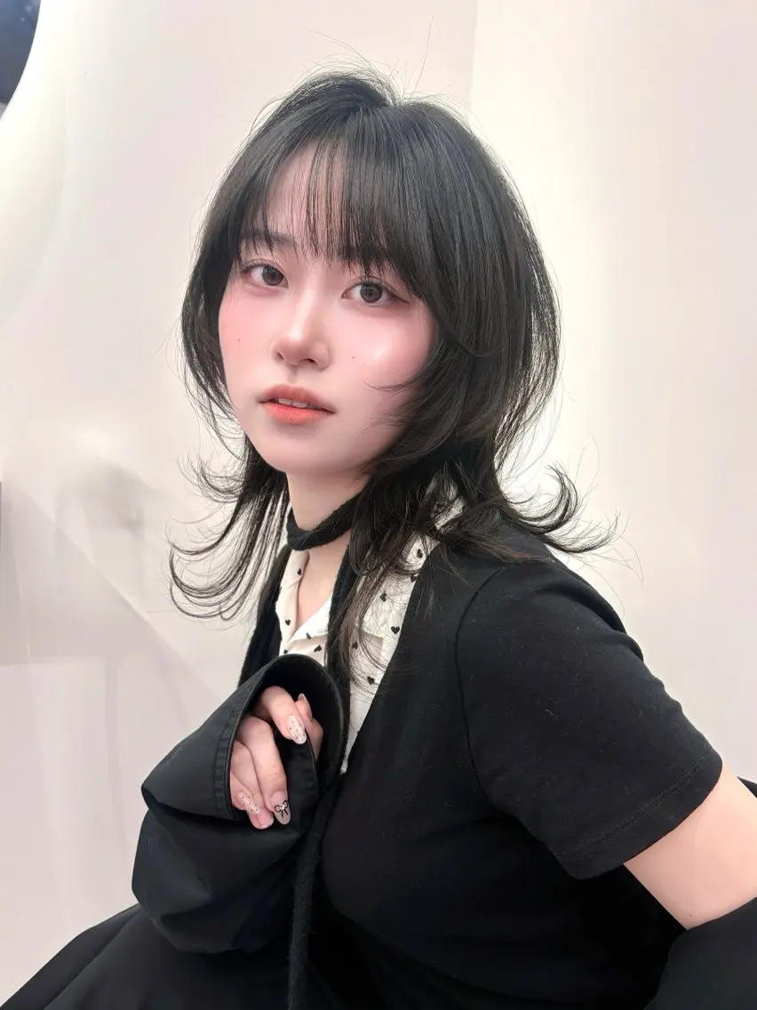 ロング カラー ヘアカラー 中山 ちかのヘアスタイル