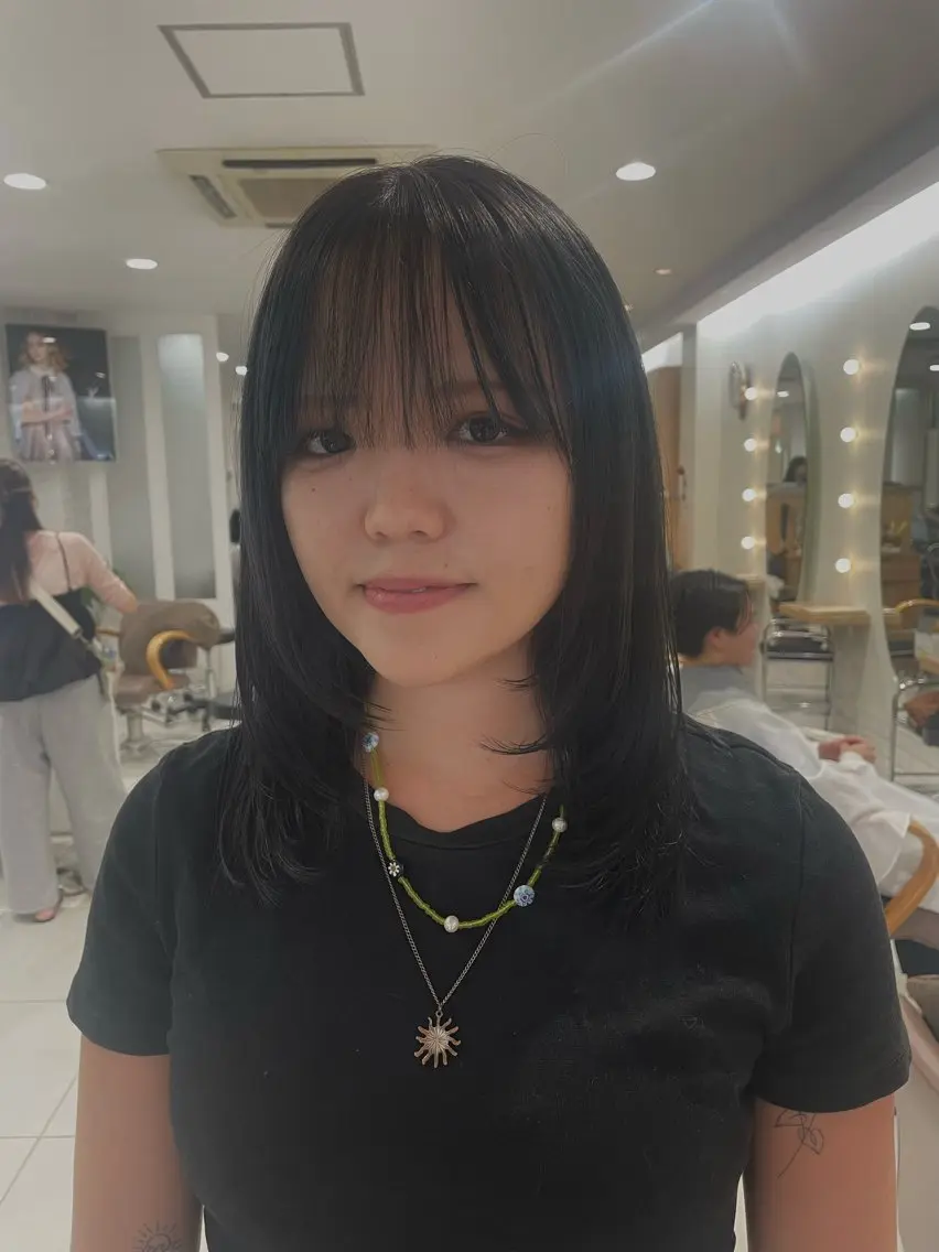 セミロング ❤︎韓国レイヤー❤︎ アカリのヘアスタイル