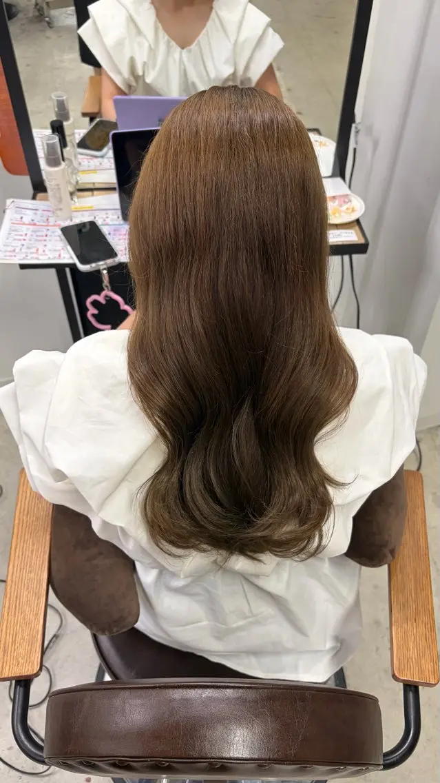 ロング カラー ベージュカラー オリーブベージュ ヘアカラー ここね/透明感 カラー/縮毛矯正のヘアスタイル
