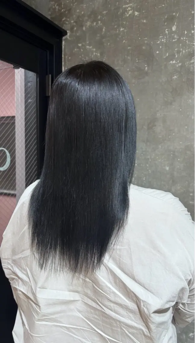セミロング カラー ヘアカラー 𝐇𝐈𝐑𝐀 𝐘𝐀𝐌𝐀のヘアスタイル
