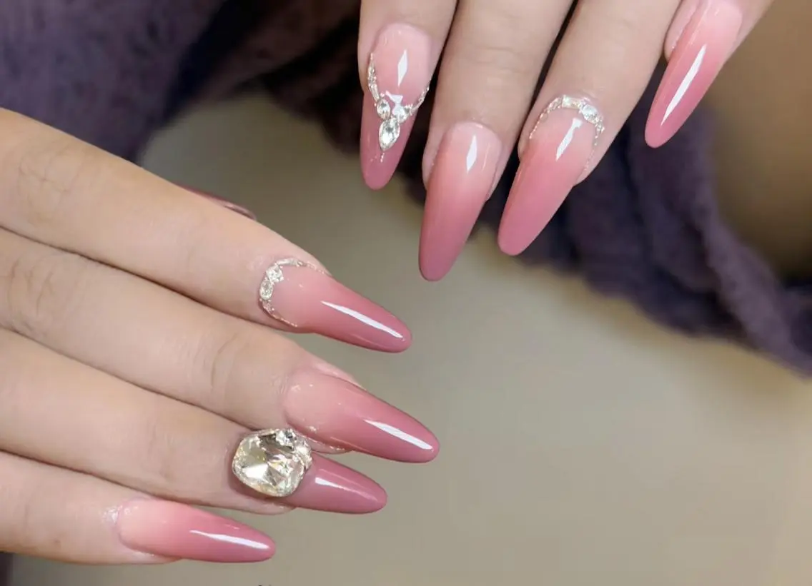 ネイル ハンドネイル 🎀 Ayaka_nailのネイルデザイン