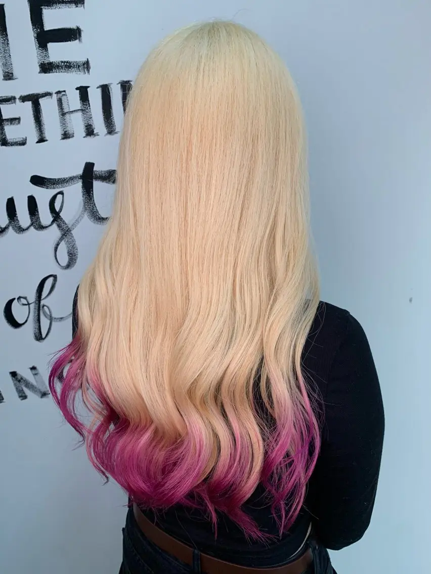 ロング カラー 抜きっぱなしブロンド ブロンド デザインカラー グラデーションカラー ラベンダーカラー ヘアカラー トリートメント 小笠原 菜緒のヘアスタイル