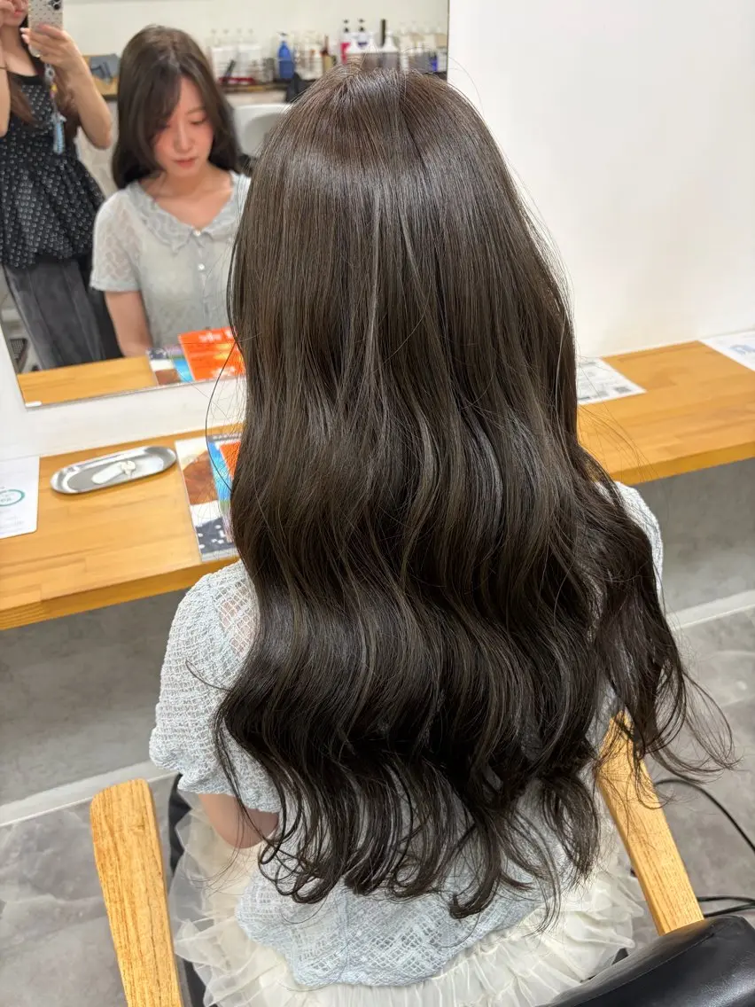 ロング カラー パーマ ヘアアレンジ 透明感カラー ダブルカラー エドルカラー ハイライトカラー インナーカラー カット ヘアカラー トリートメント misa🫧ナチュラ ル縮毛矯正/髪質改善のヘアスタイル