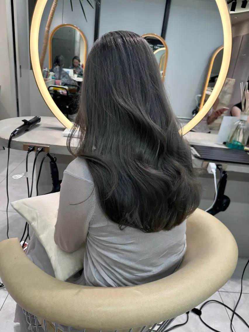 セミロング カラー ヘアカラー トリートメント 《髪質改善✖️オリー ブ🧸》小嶋拓也のヘアスタイル