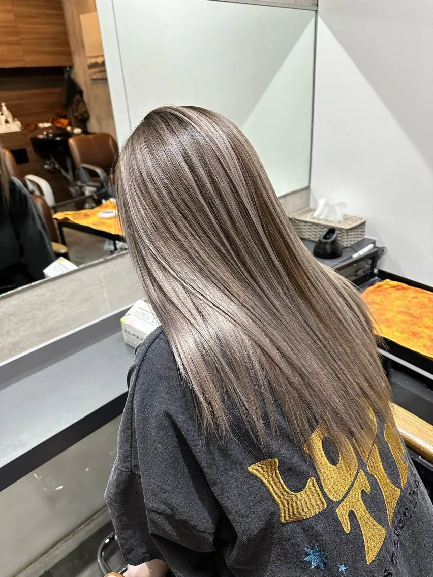 ハイトーンバレイヤージュ🐣【ブリーチ二回】コタトリートメント付き🌟ストレート仕上げorコテ巻き仕上げ💁♂️の写真