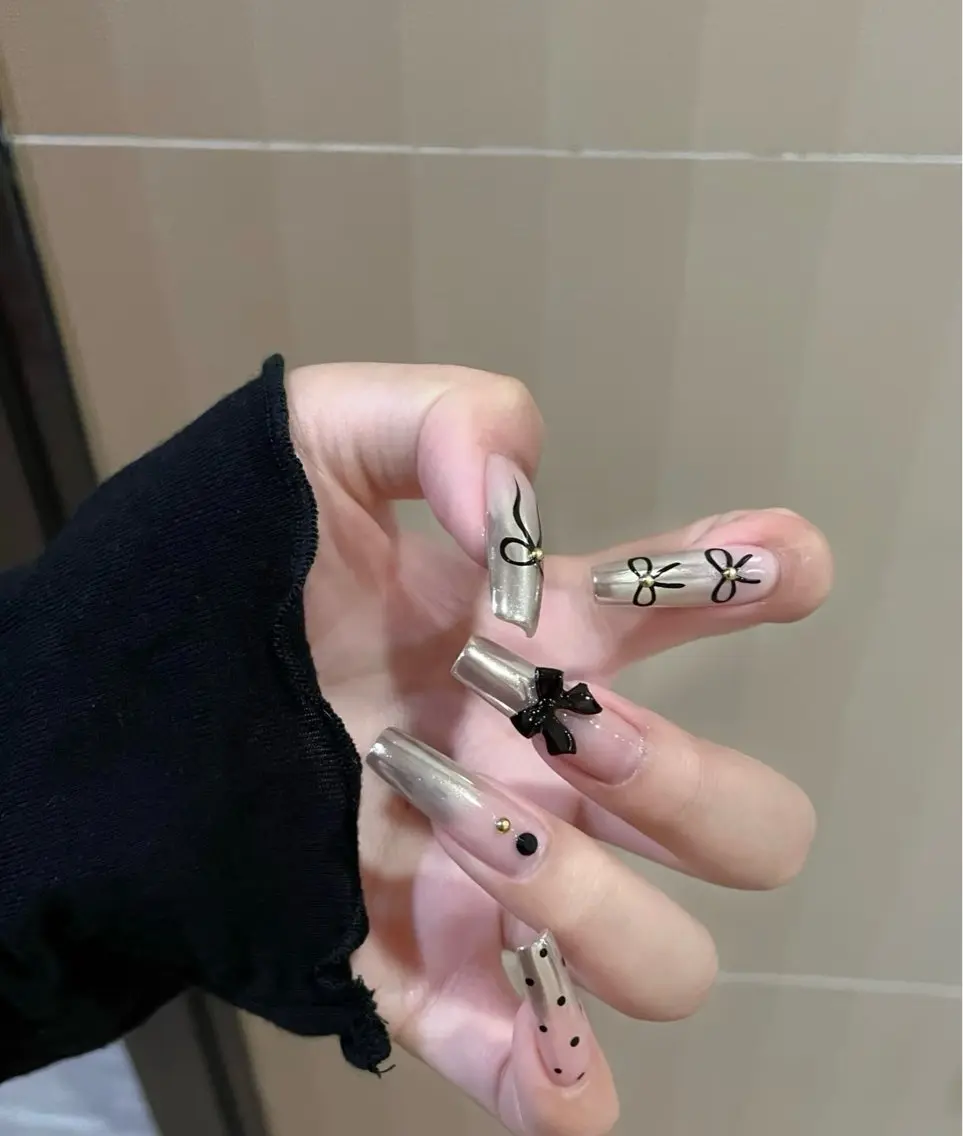 ネイル アートネイル オーロラネイル チークネイル フレンチネイル ガラスフレンチ 🎀🎀YooLi Nail Salonのネイルデザイン