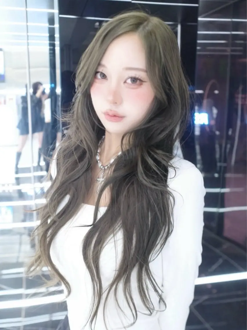 ロング カラー みうる🎀透明感艶髪 🫧レイヤーカットのヘアスタイル