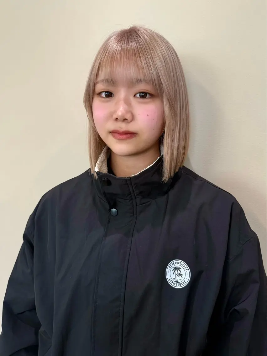 ミディアム カラー ヘアアレンジ 縮毛矯正履歴からの ブリーチ /mamiのヘアスタイル