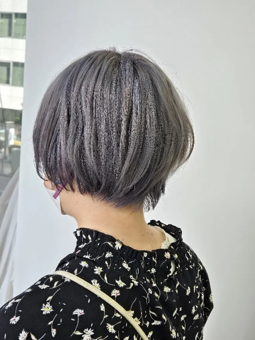 ショート カラー ブルーカラー シルバー ヘアカラー ショート/ボブ/中村 遥香 🧸🤍のヘアスタイル
