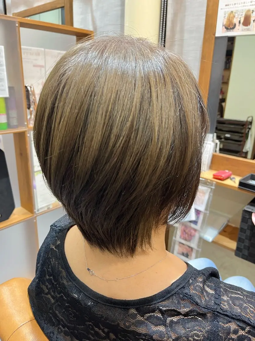 ショート カット ヘアカラー 名嘉真 美晴のヘアスタイル