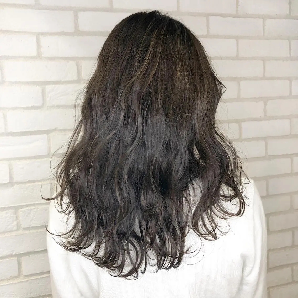 セミロング アッシュ カット ヘアカラー トリートメント 佐藤 高徳のヘアスタイル